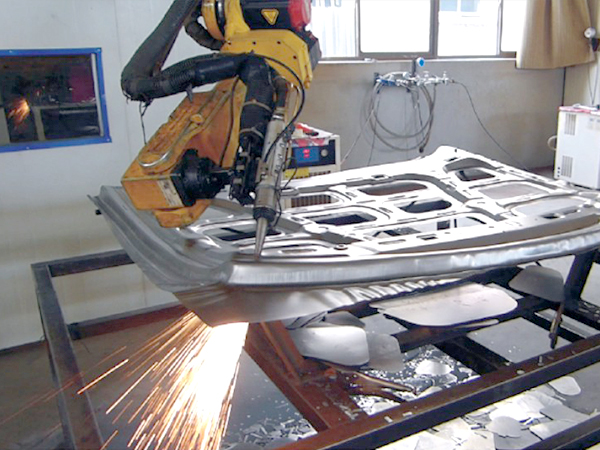 洲翔光纖激光切割機